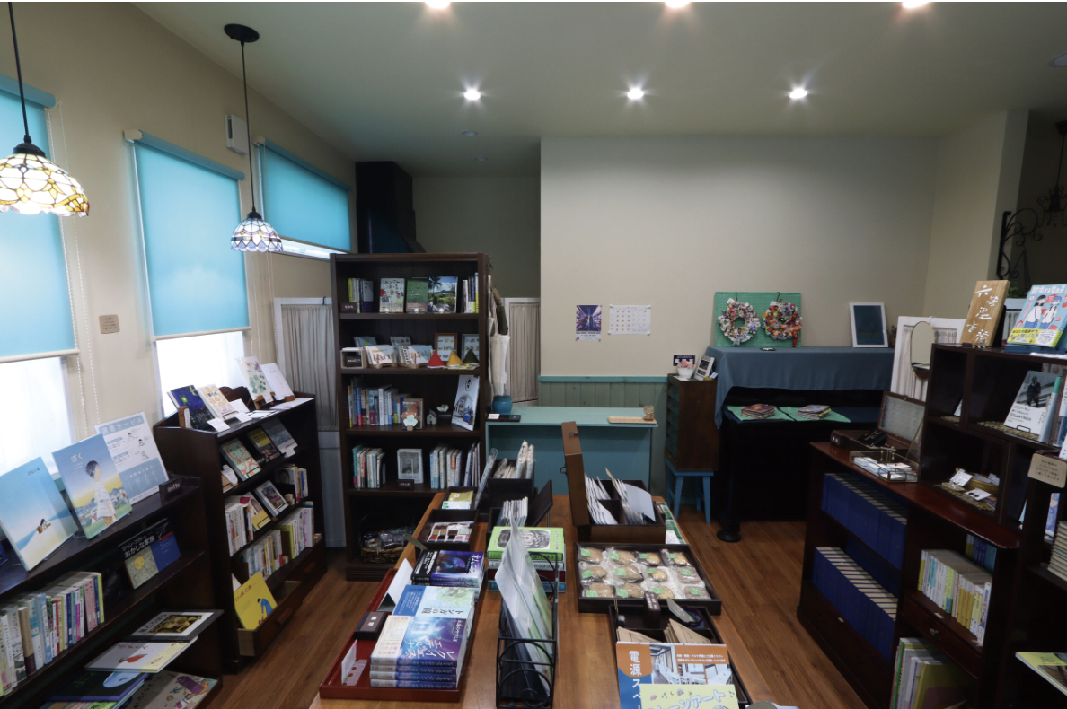 ちいさな本屋 星々の写真 1